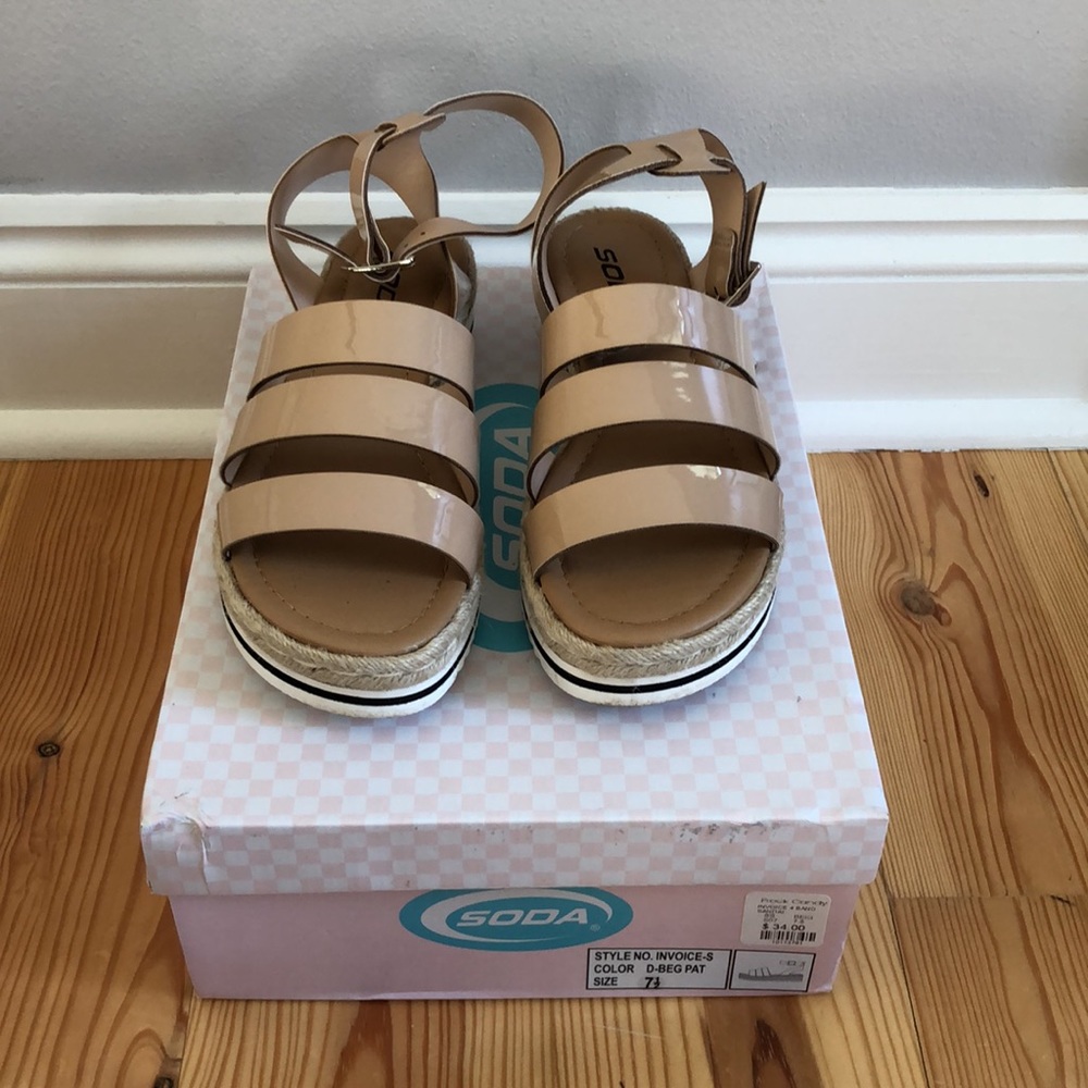 SODA patent faux leather sandal | size 7.5 - Picture 2 of 4